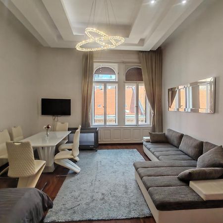 Basilika View Imperial Suite -Sas Street -Need Reservation For Free Parking Budapest Ngoại thất bức ảnh