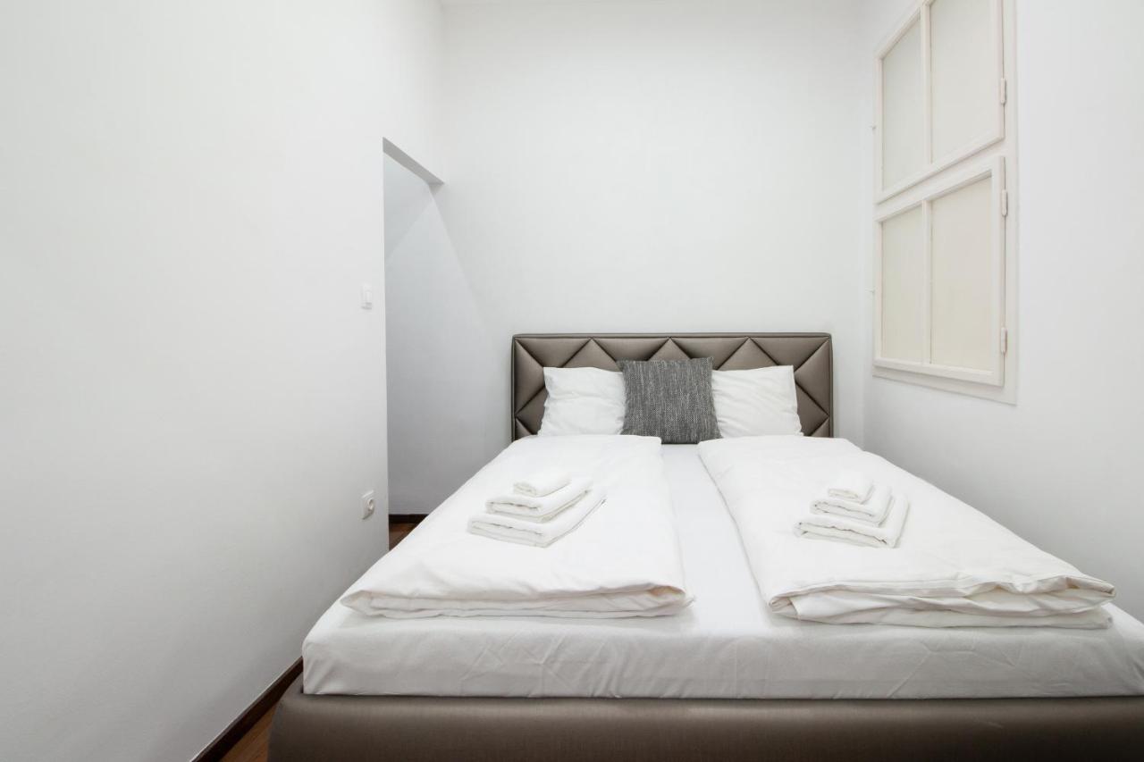 Basilika View Imperial Suite -Sas Street -Need Reservation For Free Parking Budapest Ngoại thất bức ảnh