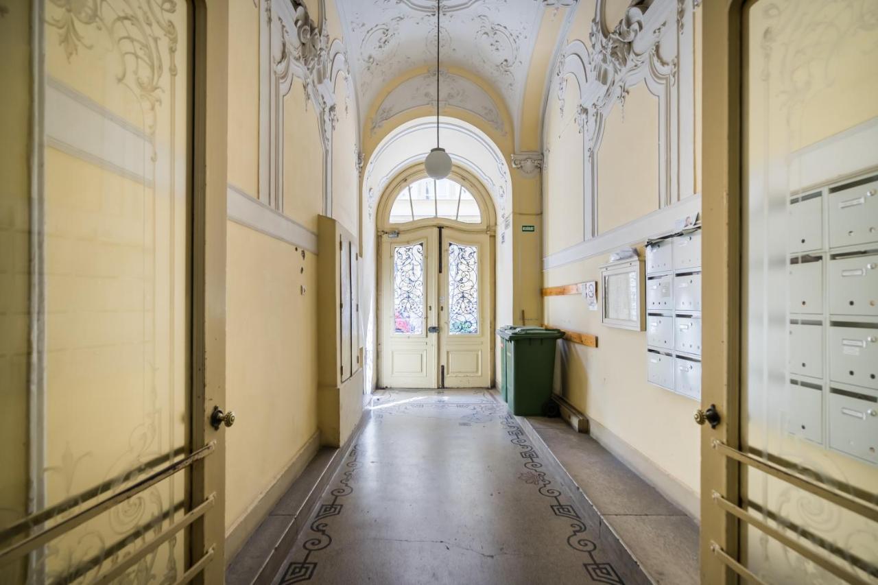 Basilika View Imperial Suite -Sas Street -Need Reservation For Free Parking Budapest Ngoại thất bức ảnh