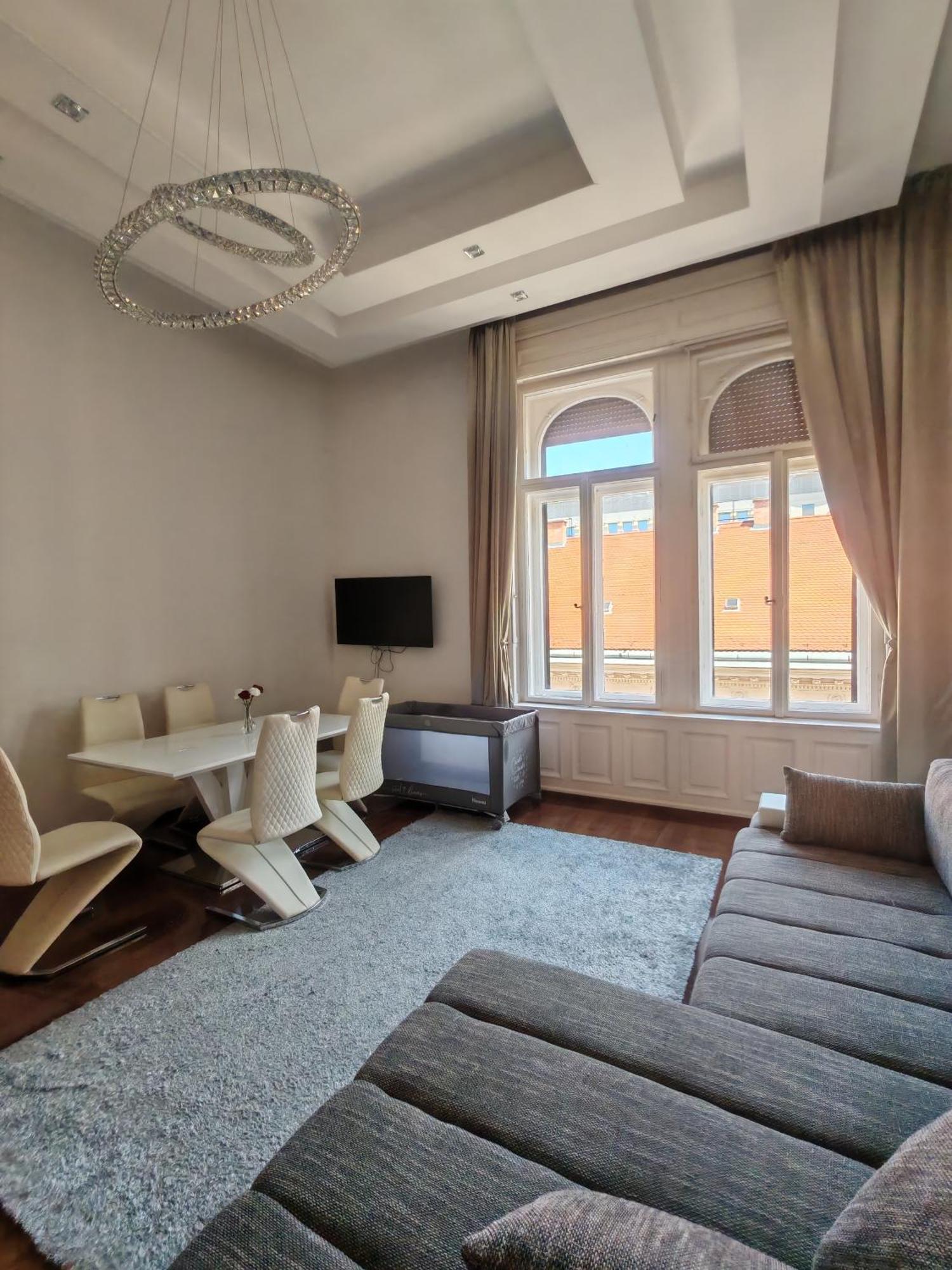 Basilika View Imperial Suite -Sas Street -Need Reservation For Free Parking Budapest Ngoại thất bức ảnh