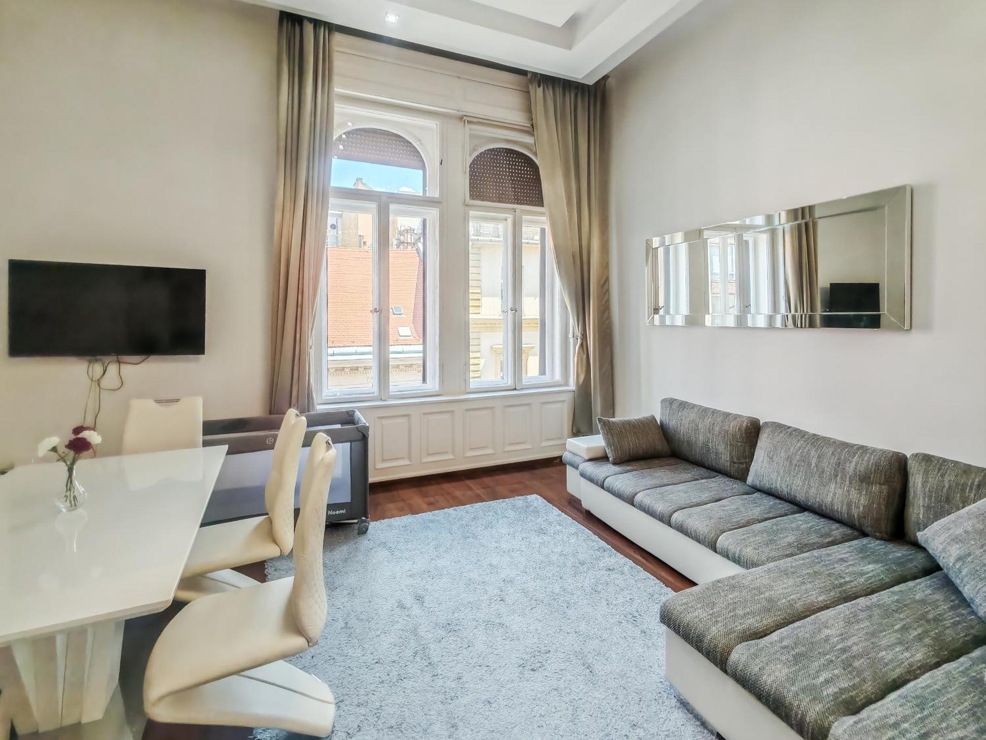 Basilika View Imperial Suite -Sas Street -Need Reservation For Free Parking Budapest Ngoại thất bức ảnh